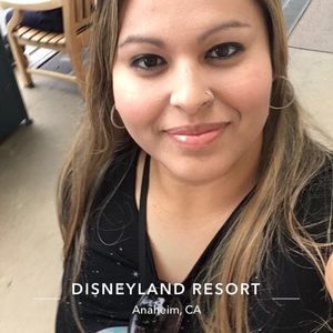 Meet your Posher, Christina